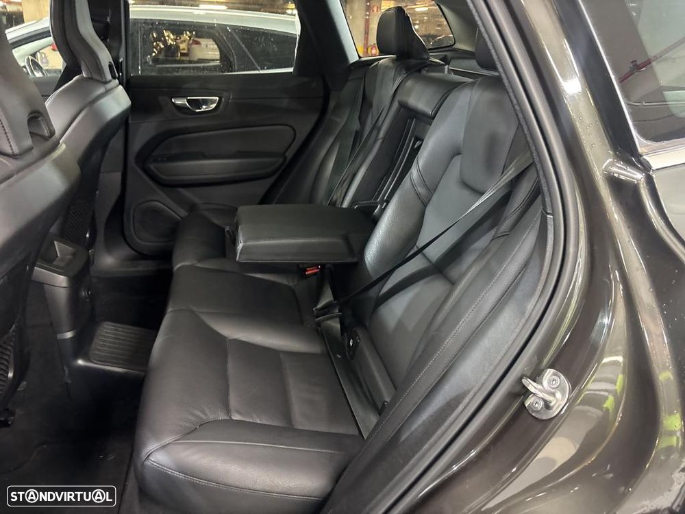 Volvo XC 60 2.0 T6 PHEV Inscription Expression AWD - 9