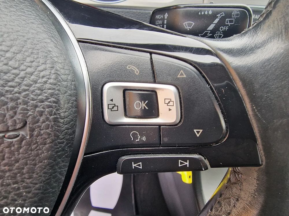 Volkswagen Golf 1.6 TDI BlueMotion Technology Comfortline - 13