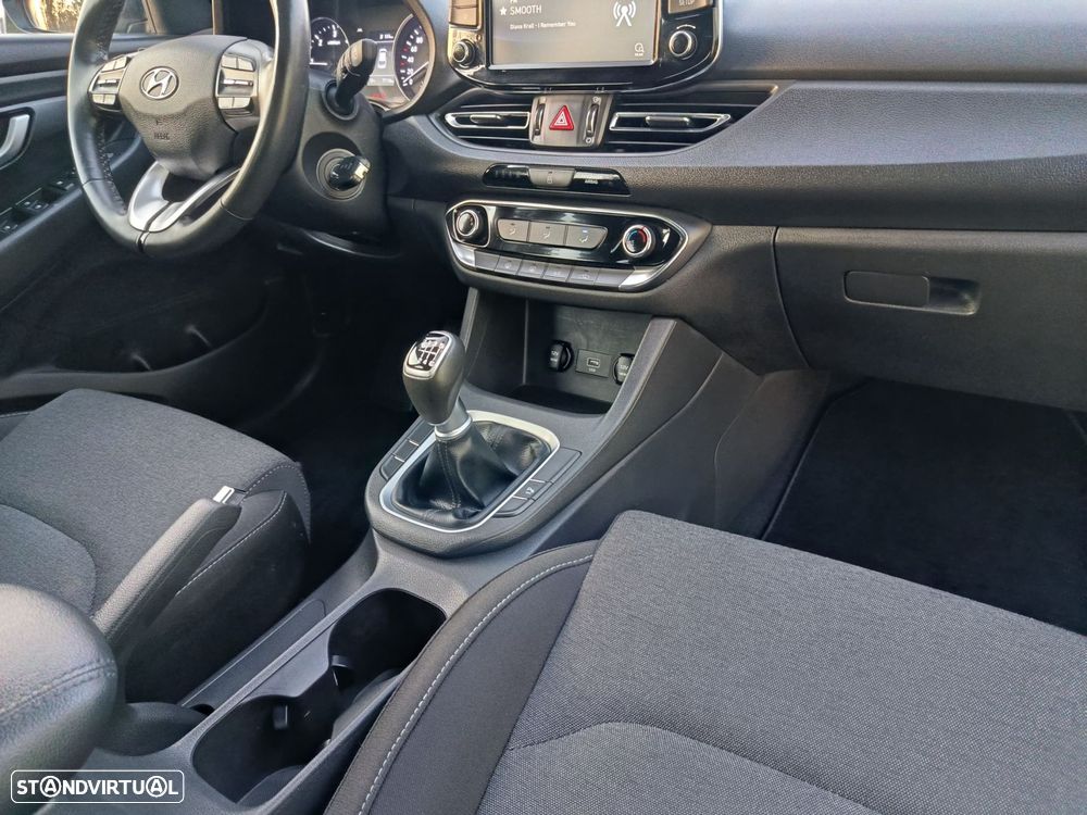 Hyundai i30 1.6 CRDI STyle Plus - 27