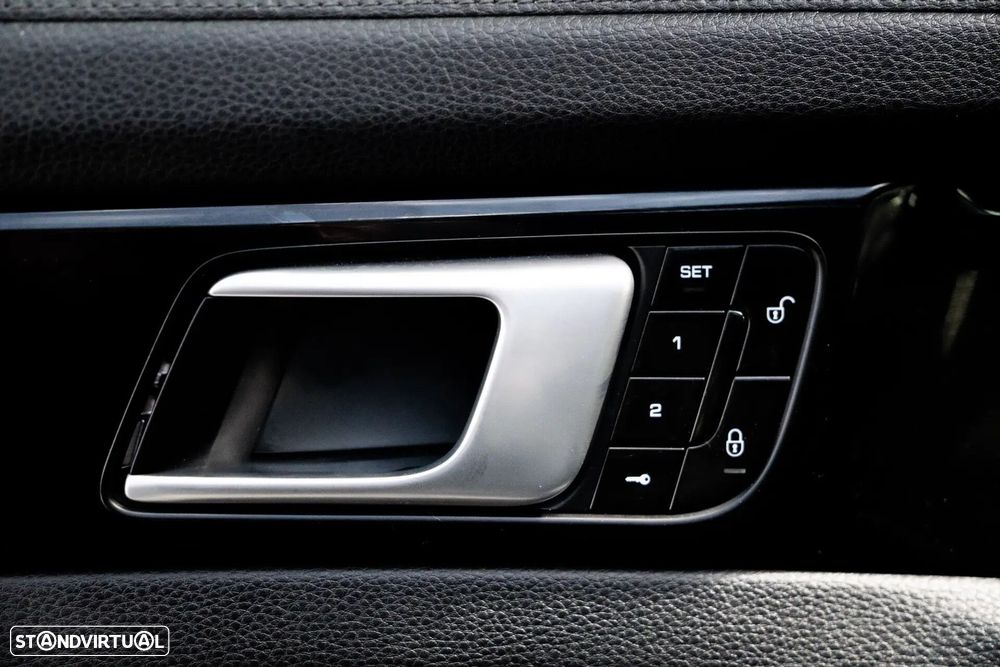 Porsche Panamera Sport Turismo 4 E-Hybrid Platinum Edition - 32