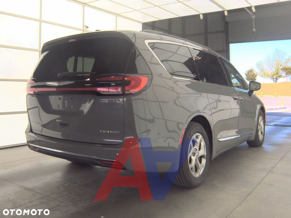 Chrysler Pacifica - 6