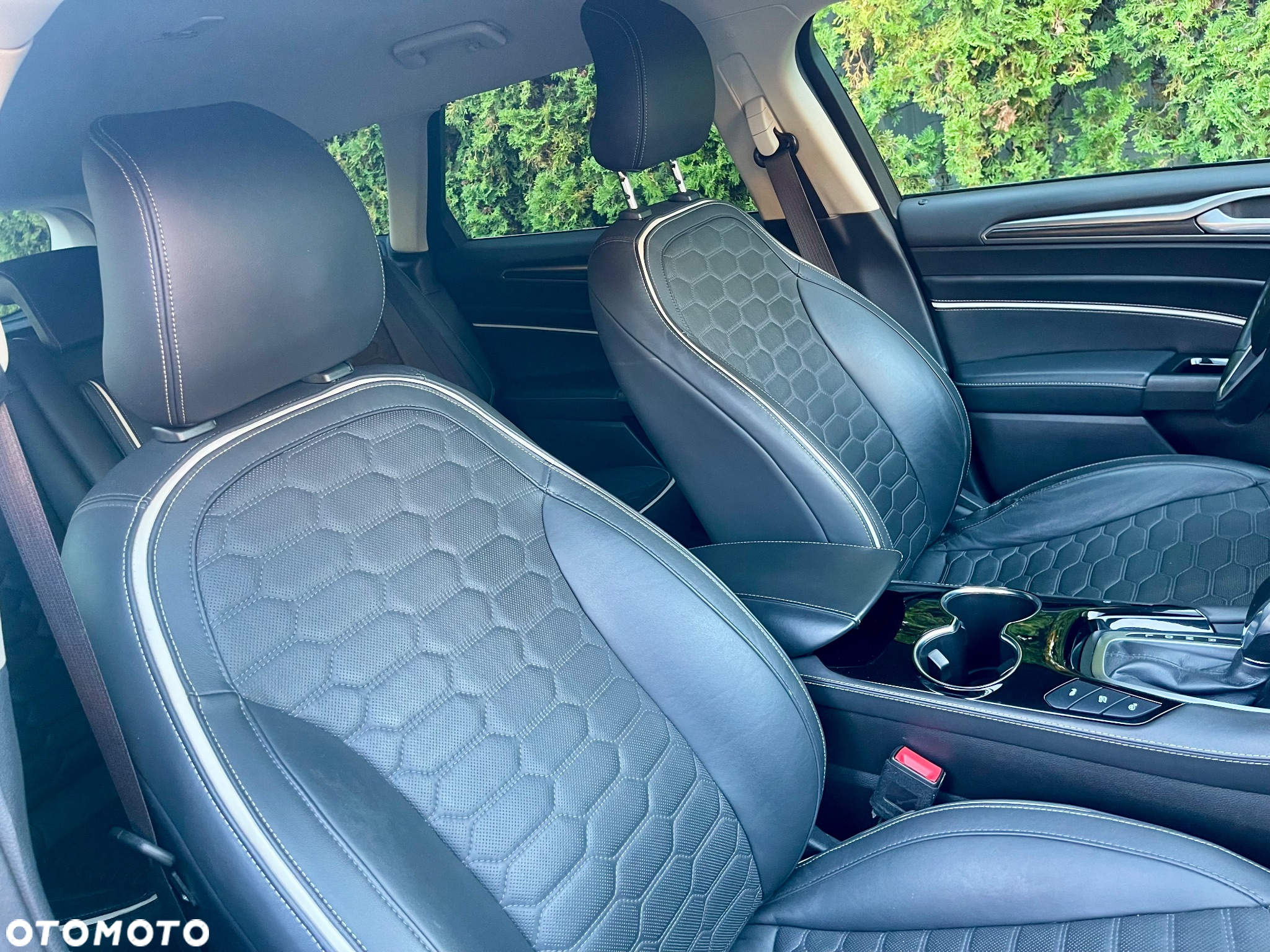 Ford Mondeo 2.0 Hybrid Vignale Plus - 14