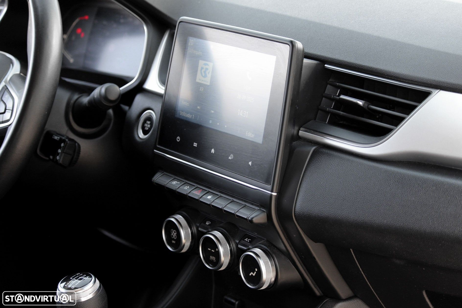 Renault Captur - 13