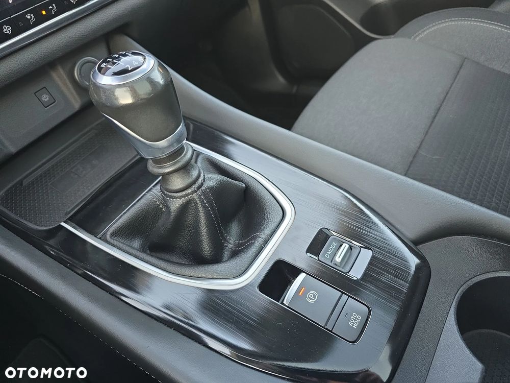 Nissan Qashqai - 25