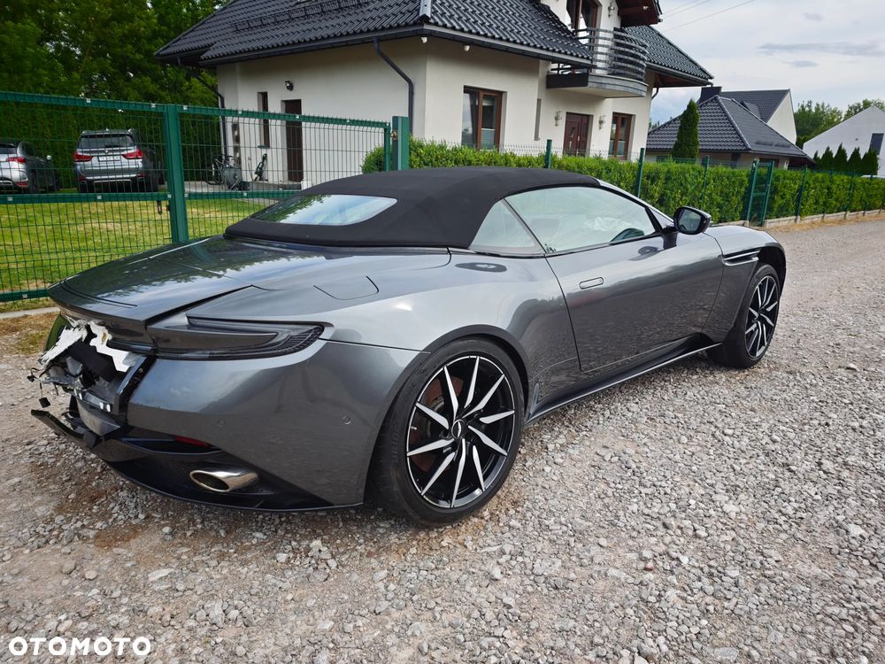 Aston Martin DB11 - 9