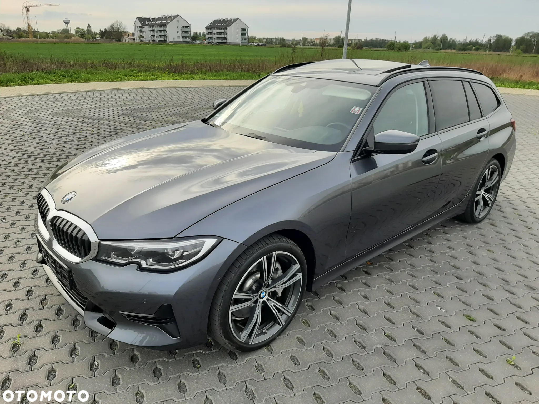 BMW Seria 3 330d Touring xDrive - 11