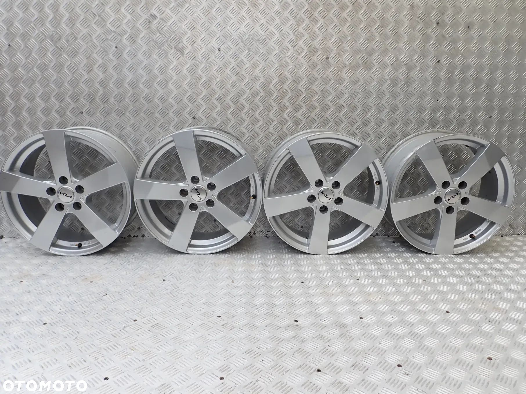 FELGI ALUMINIOWE KIA SPORTAGE 7,5X18 ET38 - 1