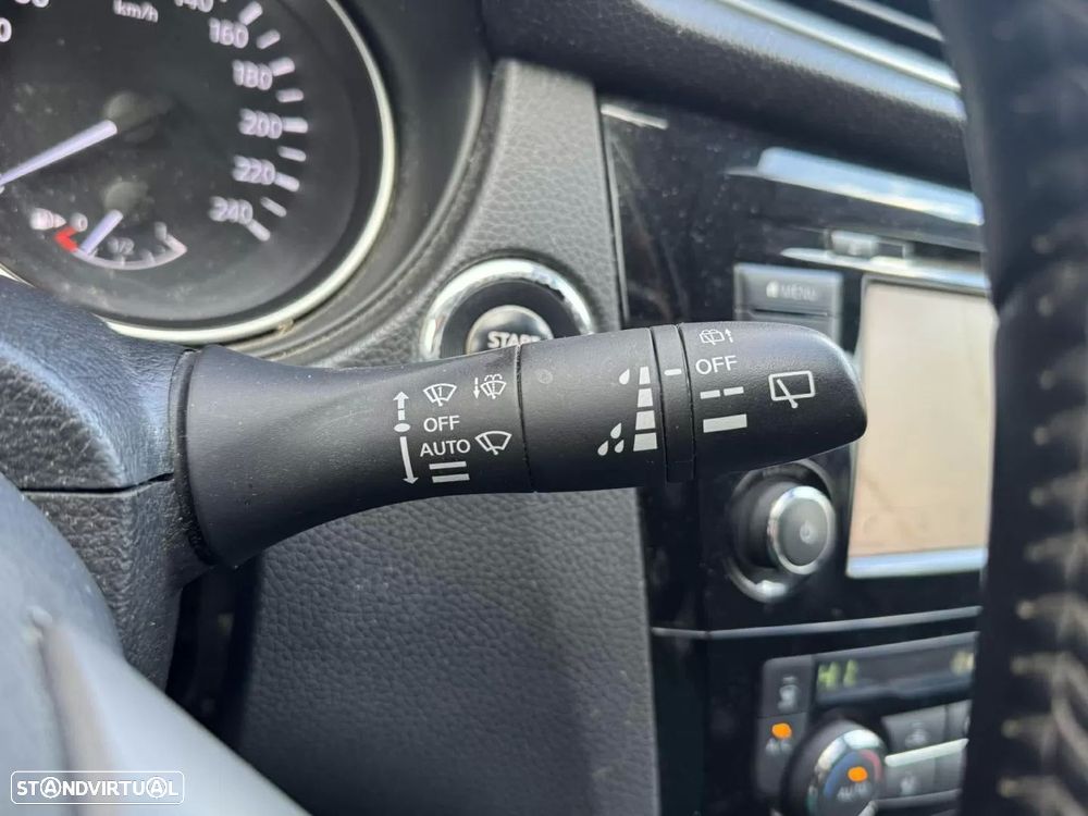 Nissan Qashqai 1.5 dCi N-Connecta J18 - 12