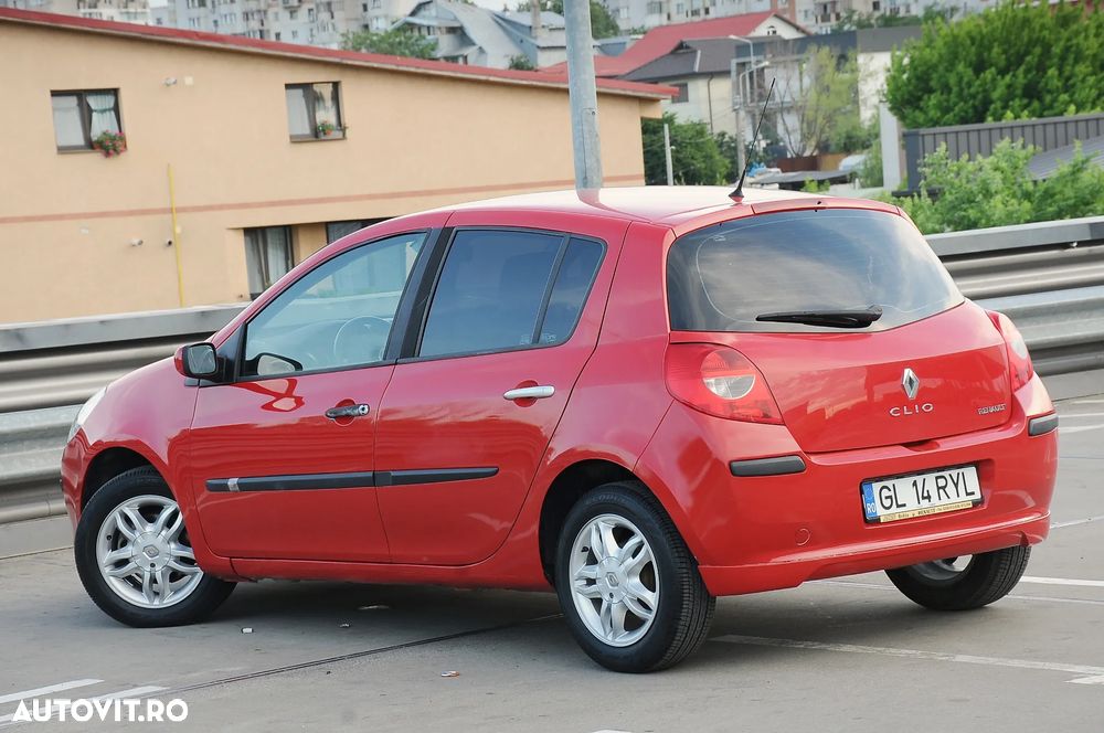 Renault Clio III 1.4 Dynamique - 4