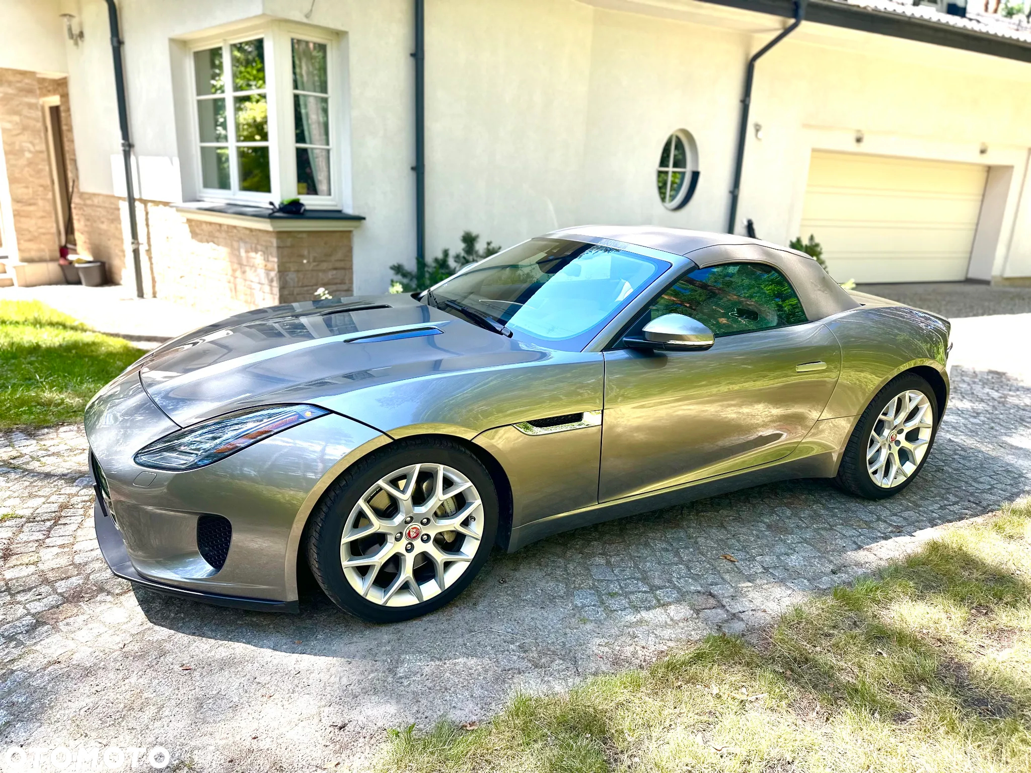 Jaguar F-Type 2.0 Turbo Chequered Flag - 10