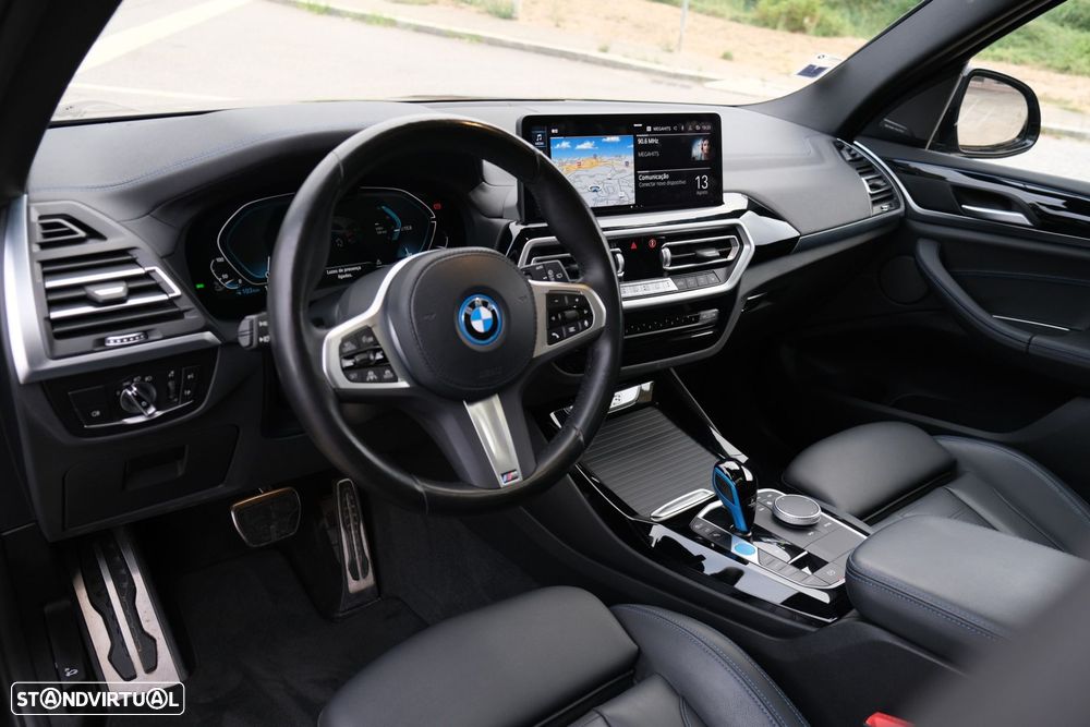BMW iX3 M Sport Impressive - 11