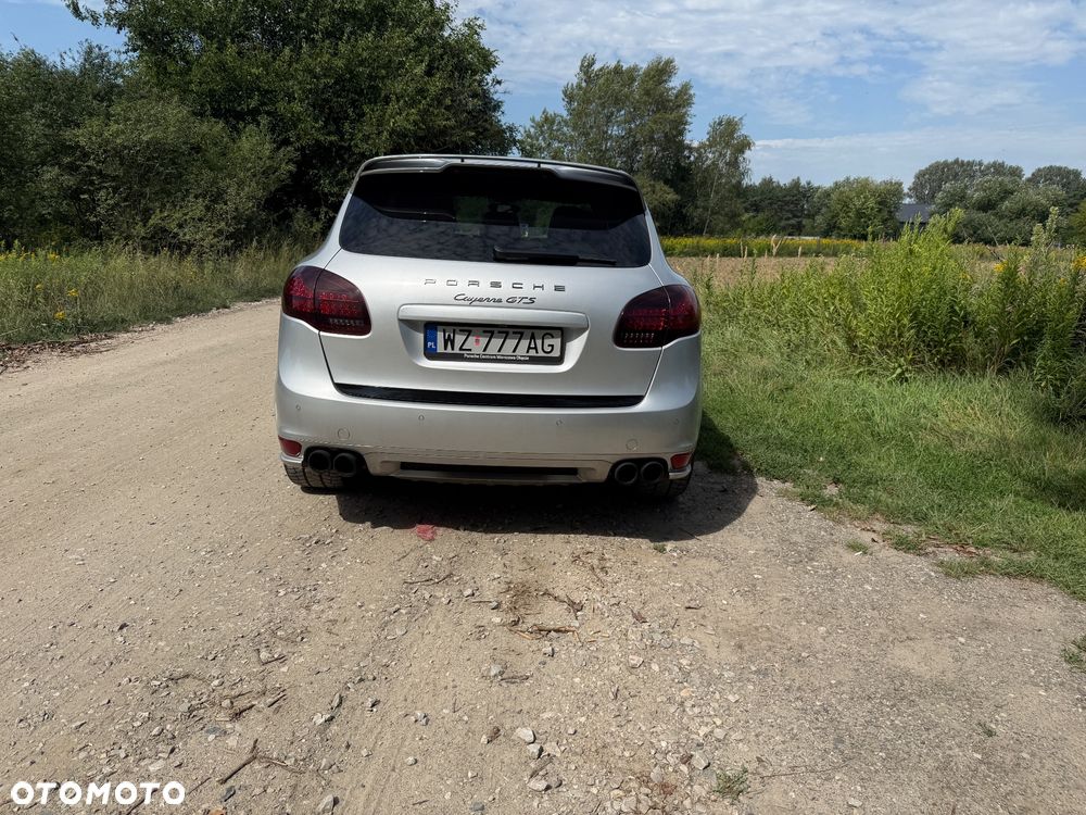 Porsche Cayenne - 4