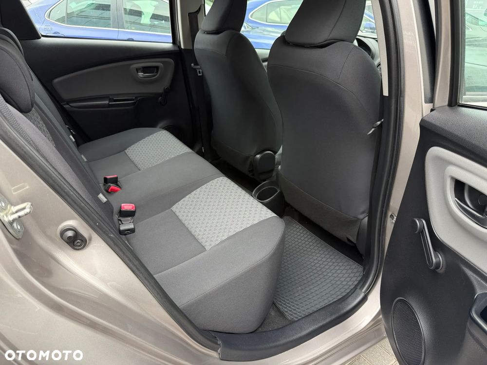 Toyota Yaris 1.0 Active EU6 - 12