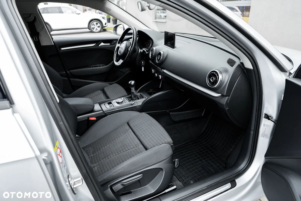 Audi A3 Sportback 1.8 TFSI Attraction - 21