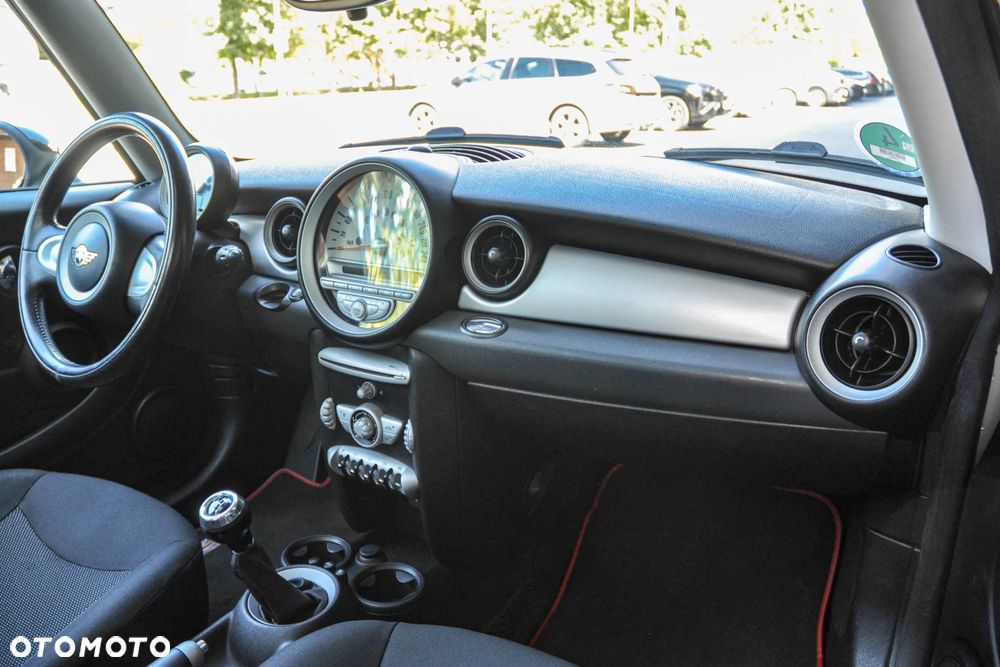 MINI Cooper Standard - 10