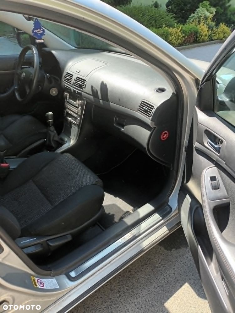 Toyota Avensis 2.0 D-4D Executive - 12