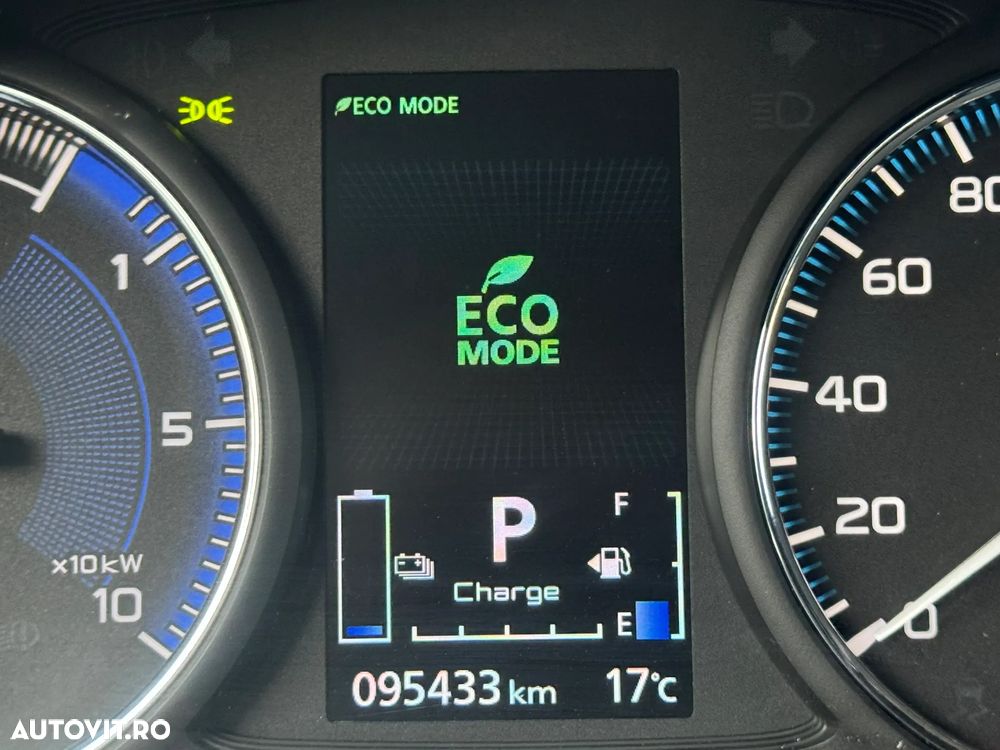 Mitsubishi Outlander 2.4 4WD Plus - 28