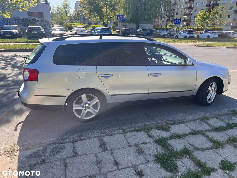 Volkswagen Passat 1.9 TDI Comfortline - 4