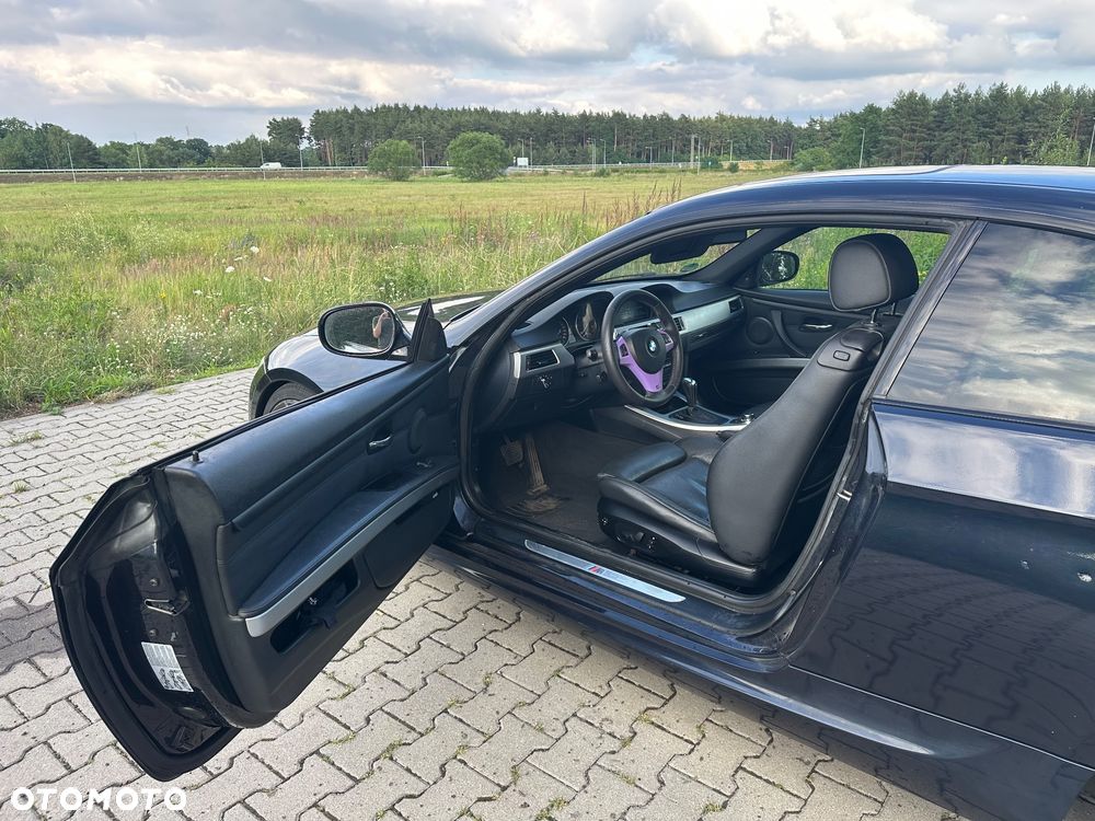BMW Seria 3 330d xDrive M Sport Edition - 8