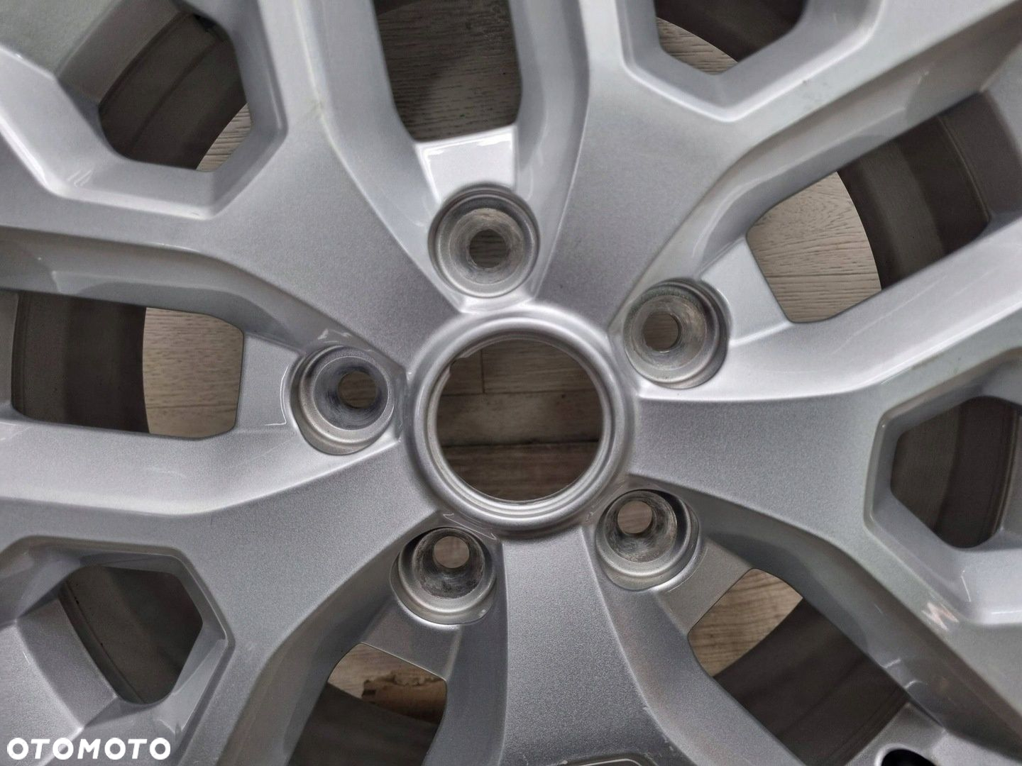 Felga Dacia Duster II 6.5Jx16 CH5-50 Et50 5x114.3 403009696R - 2