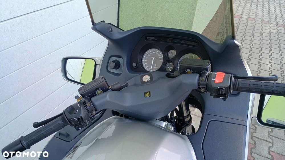 Honda ST - 22