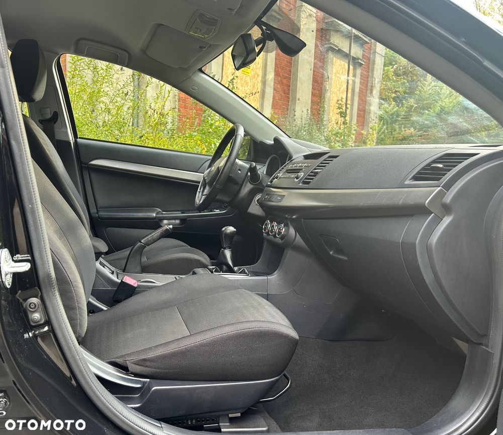 Mitsubishi Lancer 1.6 Invite - 20