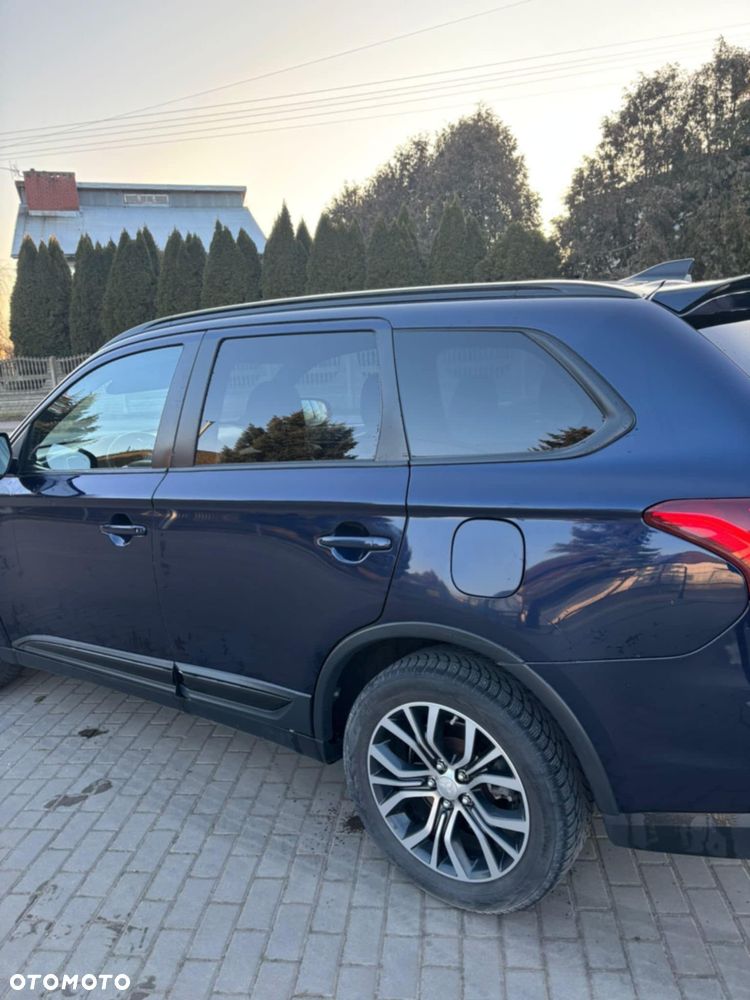 Mitsubishi Outlander - 4