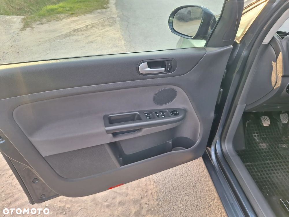 Volkswagen Golf Plus - 12