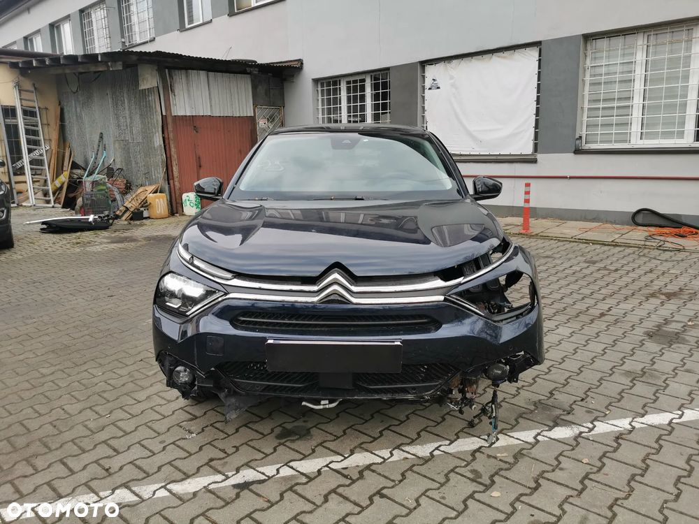 Citroën C4 Hybrid 136 ë-DSC6 PLUS - 2