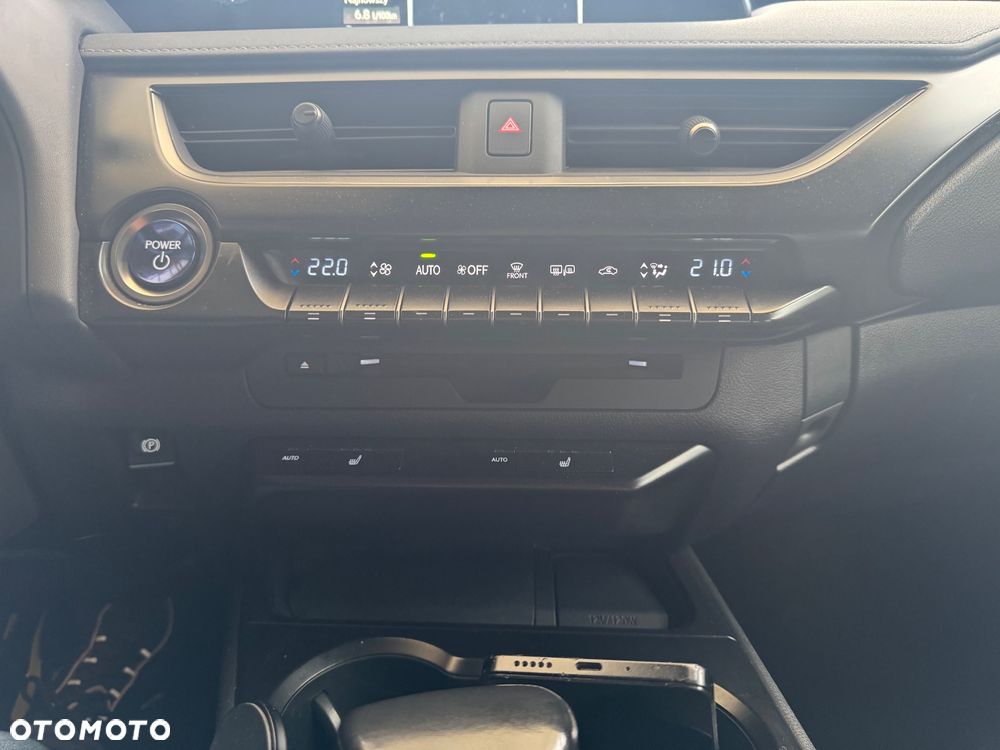Lexus UX 250h GPF Business Edition 2WD - 37