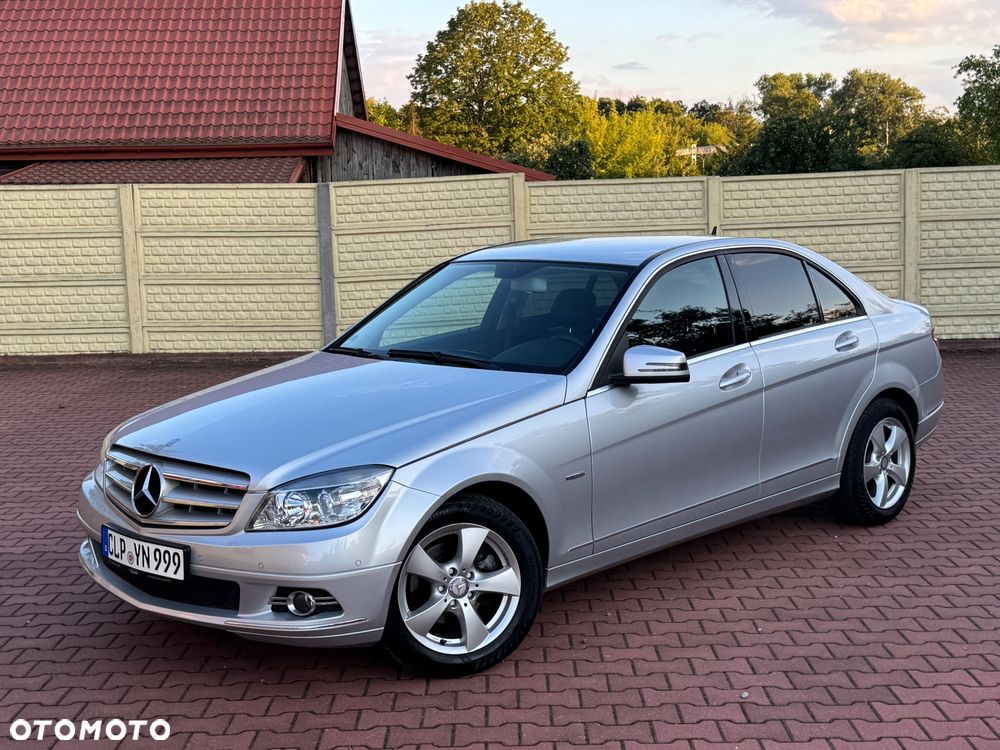 Mercedes-Benz Klasa C 180 CGI Automatik BlueEFFICIENCY Avantgarde - 2