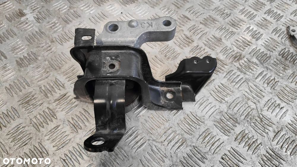 Toyota Yaris IV P21 2020-2024 1.5 H Poduszka łapa silnika