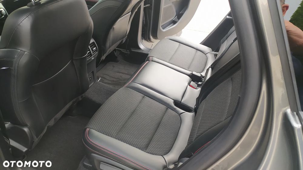 Ford Escape 2.0 EcoBoost AWD Titanium - 36