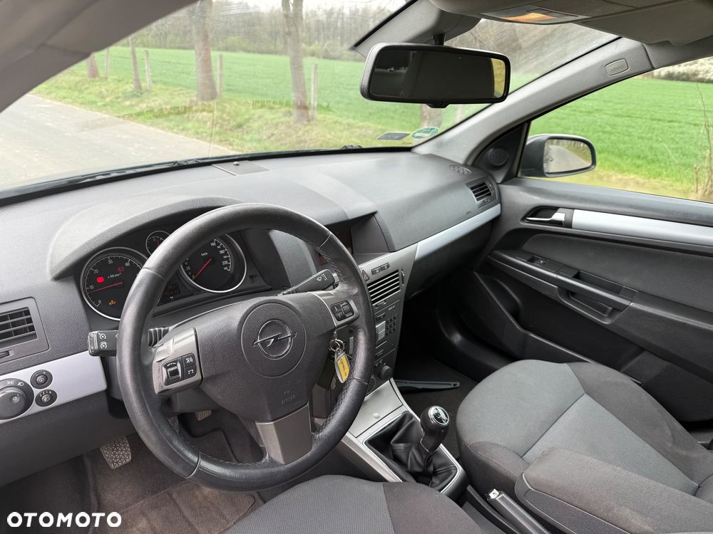 Opel Astra 1.9 CDTI Cosmo - 14
