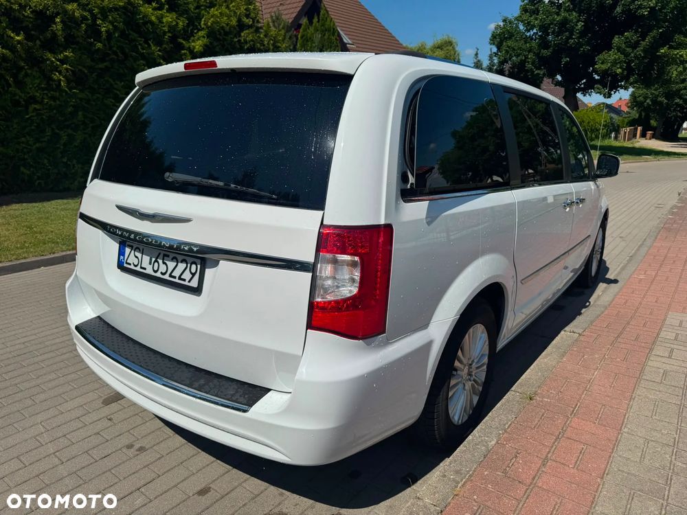 Chrysler Town & Country 3.6 Limited - 4