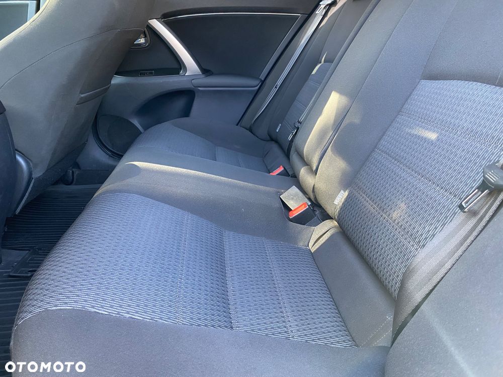 Toyota Avensis 1.8 Sol plus NAVI - 32