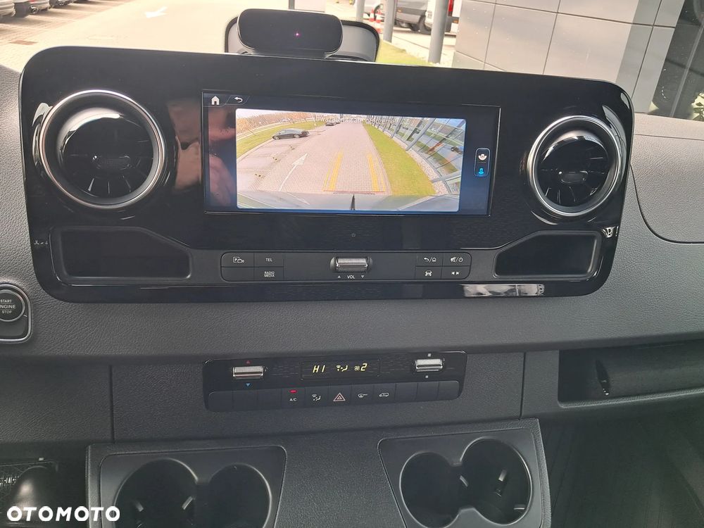 Mercedes-Benz Sprinter 319 CDI Furgon PRO długi 4325 mm L3H2 - 27