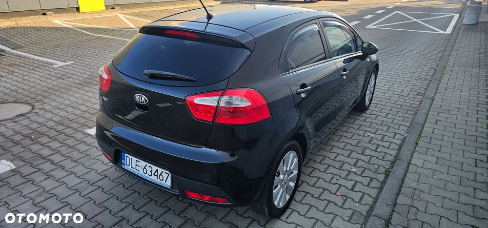 Kia Rio - 3