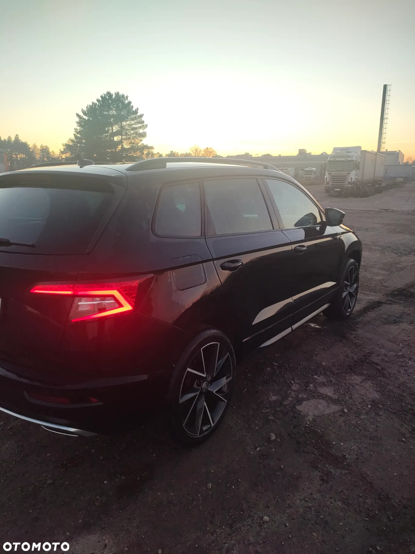 Skoda Karoq 1.5 TSI ACT 4x2 Sportline DSG - 4