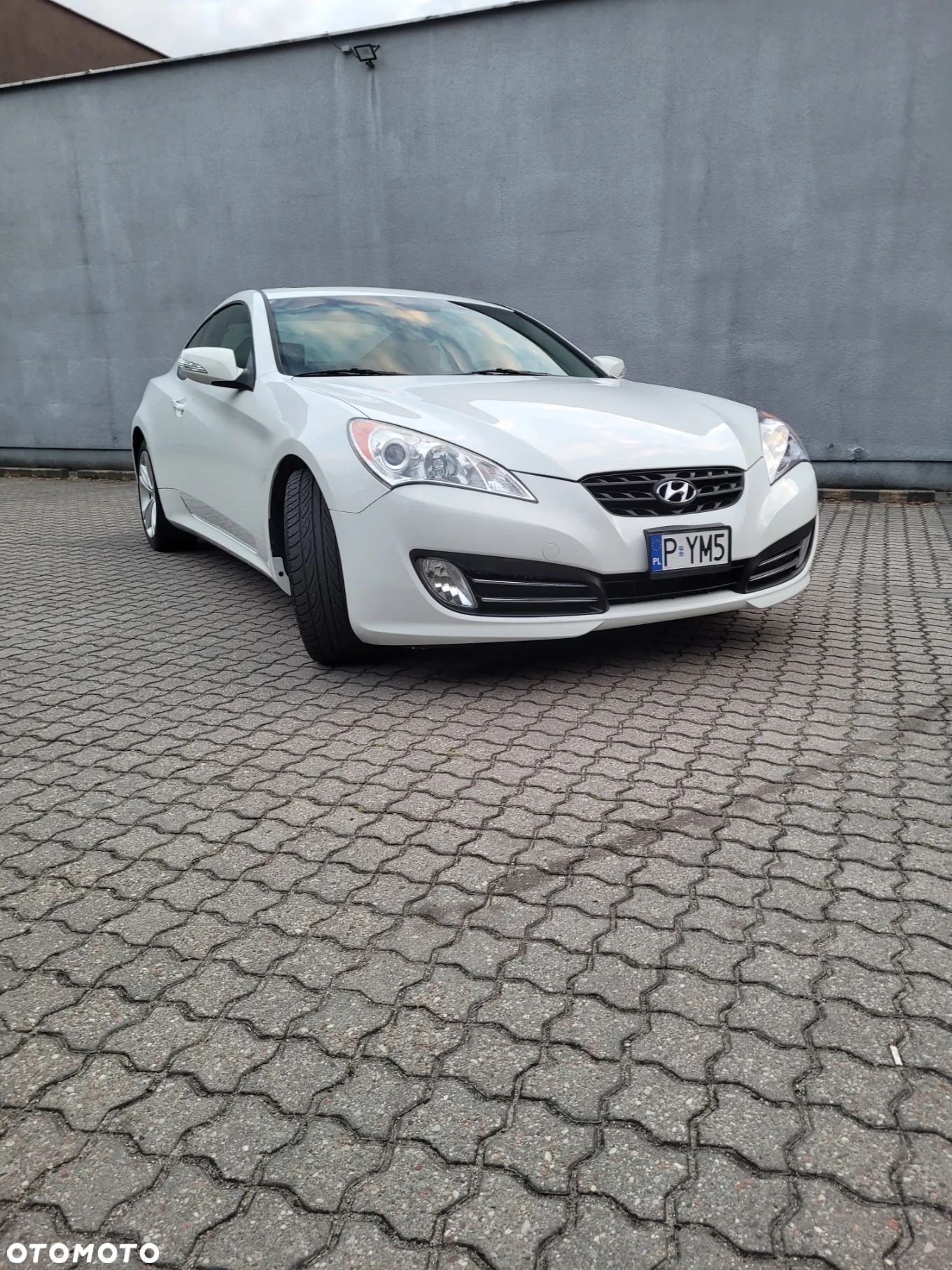 Hyundai Genesis Coupe - 1