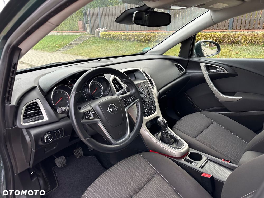 Opel Astra 1.4 Turbo 150 Jahre - 17