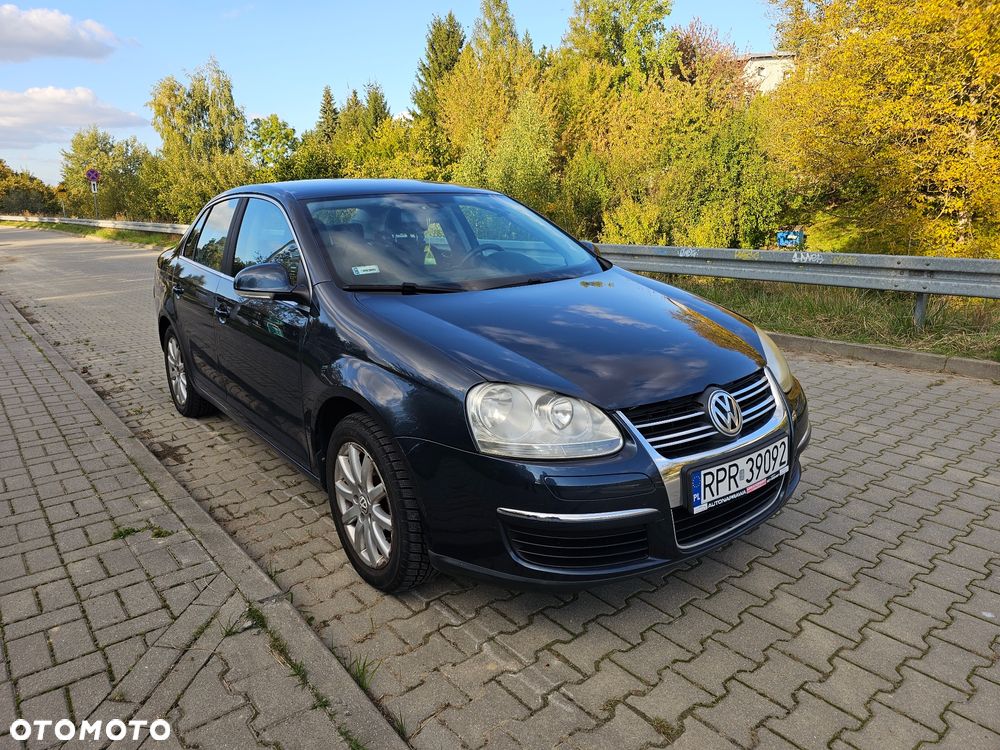 Volkswagen Jetta 2.0 FSI Comfortline - 13