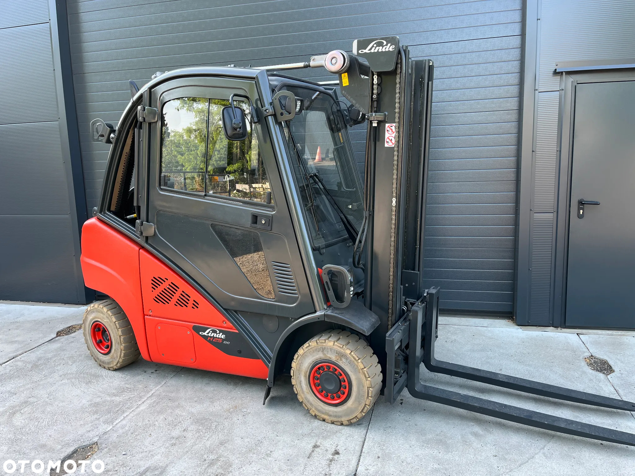 Linde H25T-392-02 Gazowy Pełna kabina Przewsuw boczny Oświetlenie drogowe - 2