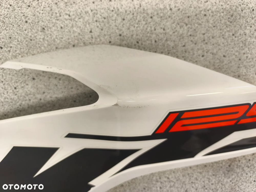Owiewka, osłona, bok, boczek KTM 125 Duke - 6