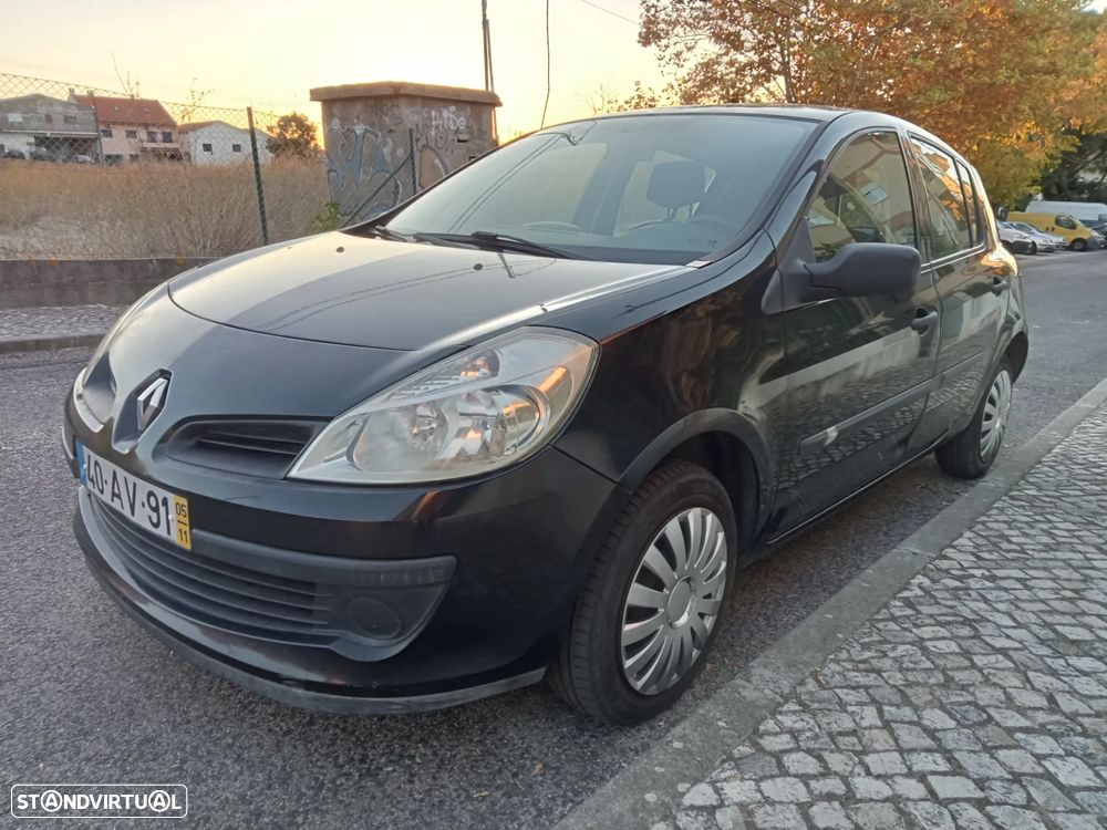 Renault Clio 1.2 16V Confort - 11