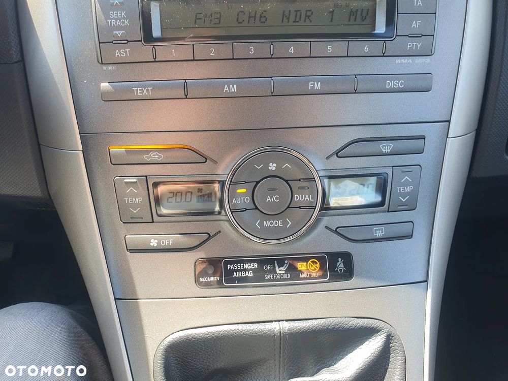 Toyota Auris 1.33 VVT-i Entry - 19