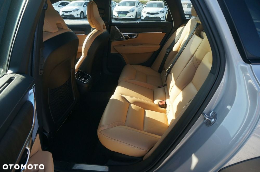 Volvo V90 Cross Country B5 D AWD Ultimate - 30