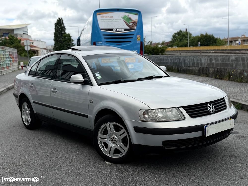 VW Passat 1.9 TDi Trendline - 2