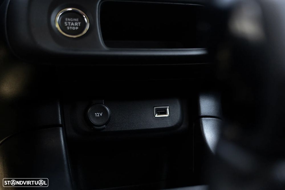 Citroën C3 1.2 PureTech Shine - 23
