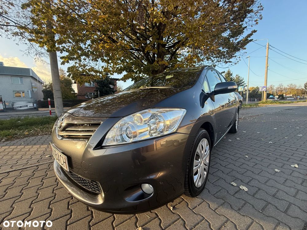 Toyota Auris - 1